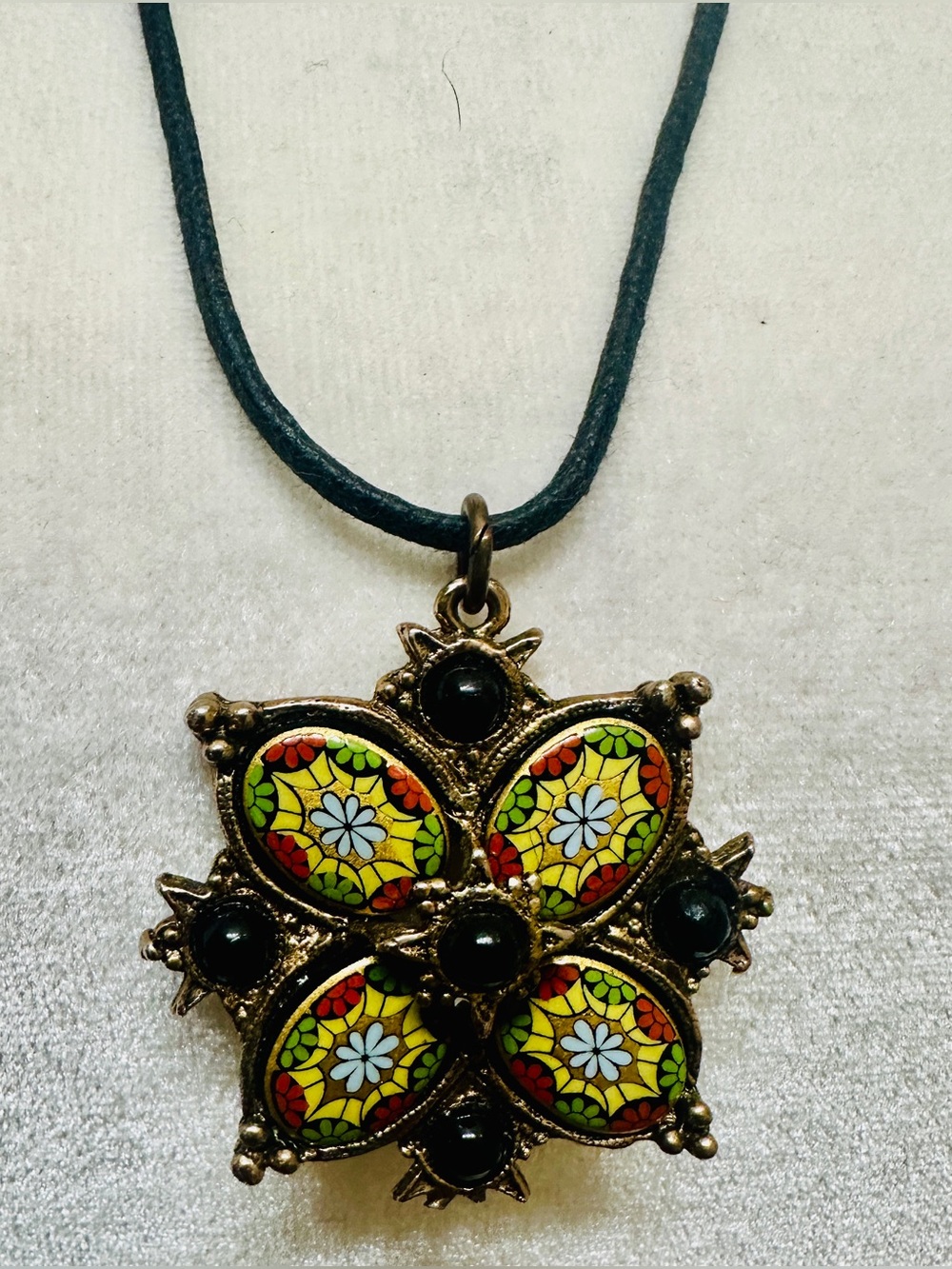 Denise Pendant Necklace 70's Signed Vintage boho Mosaic Gold Tone Flower
